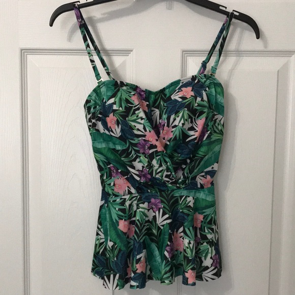 Nicole Miller Other - Nicole MillerTankini Swim Top